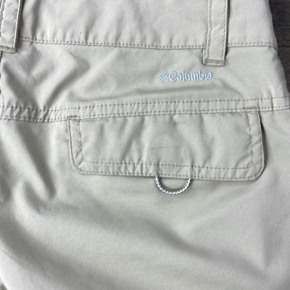 Columbia Women’s Tan Khaki Omni-Shield Hiking Outdoor Shorts, size 4, 10” inseam - Picture 8 of 8